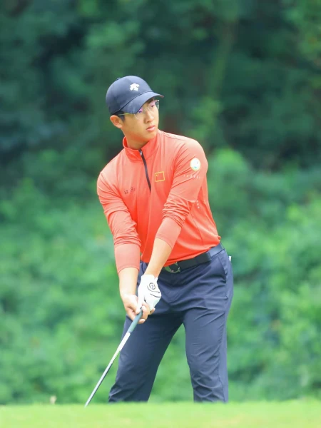 江西省運會首次設高爾夫球項目 17歲小將何陽奪冠